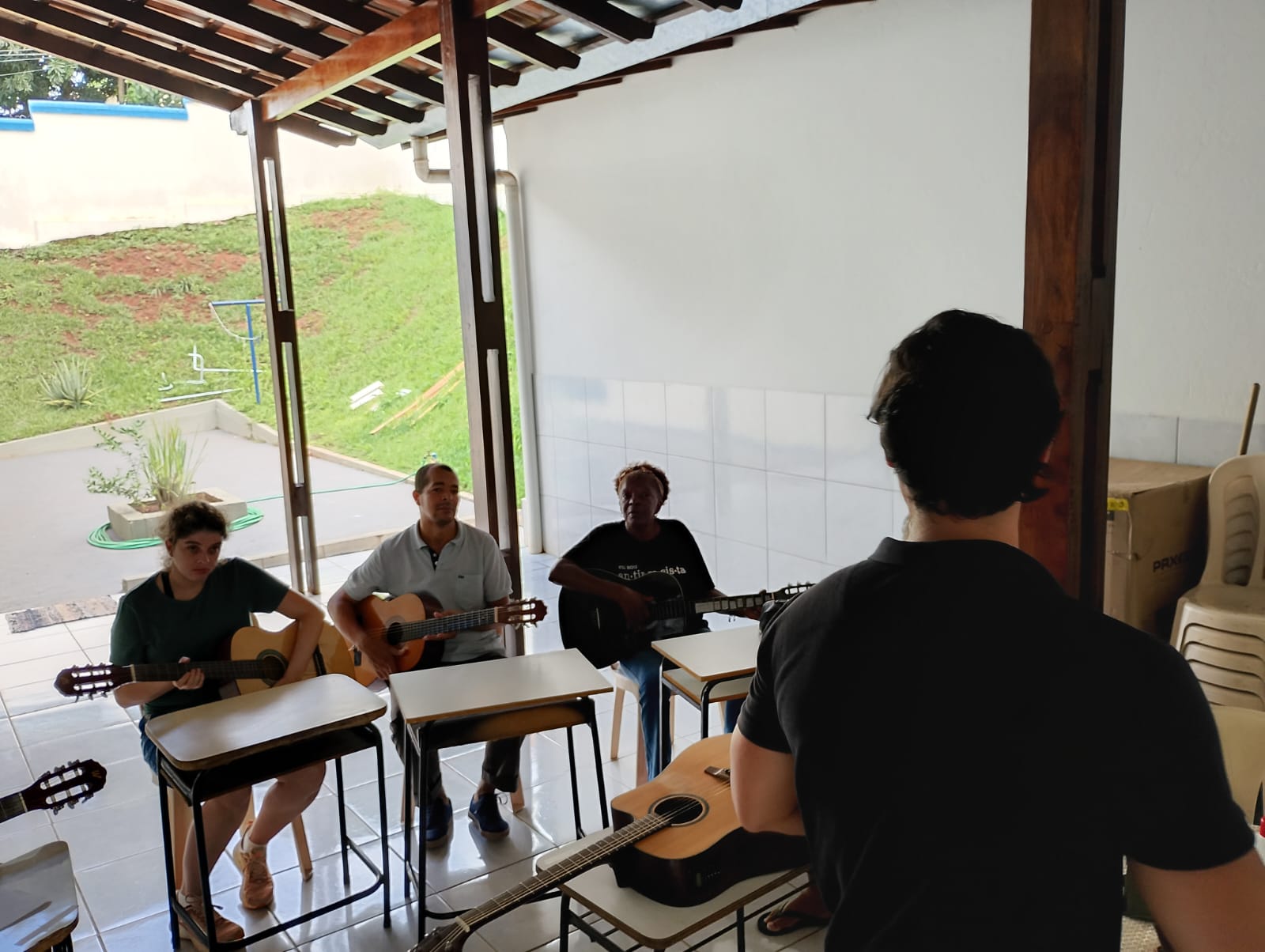 Música que Cuida: Aula de Violão no CAPS Fortalece Saúde Mental