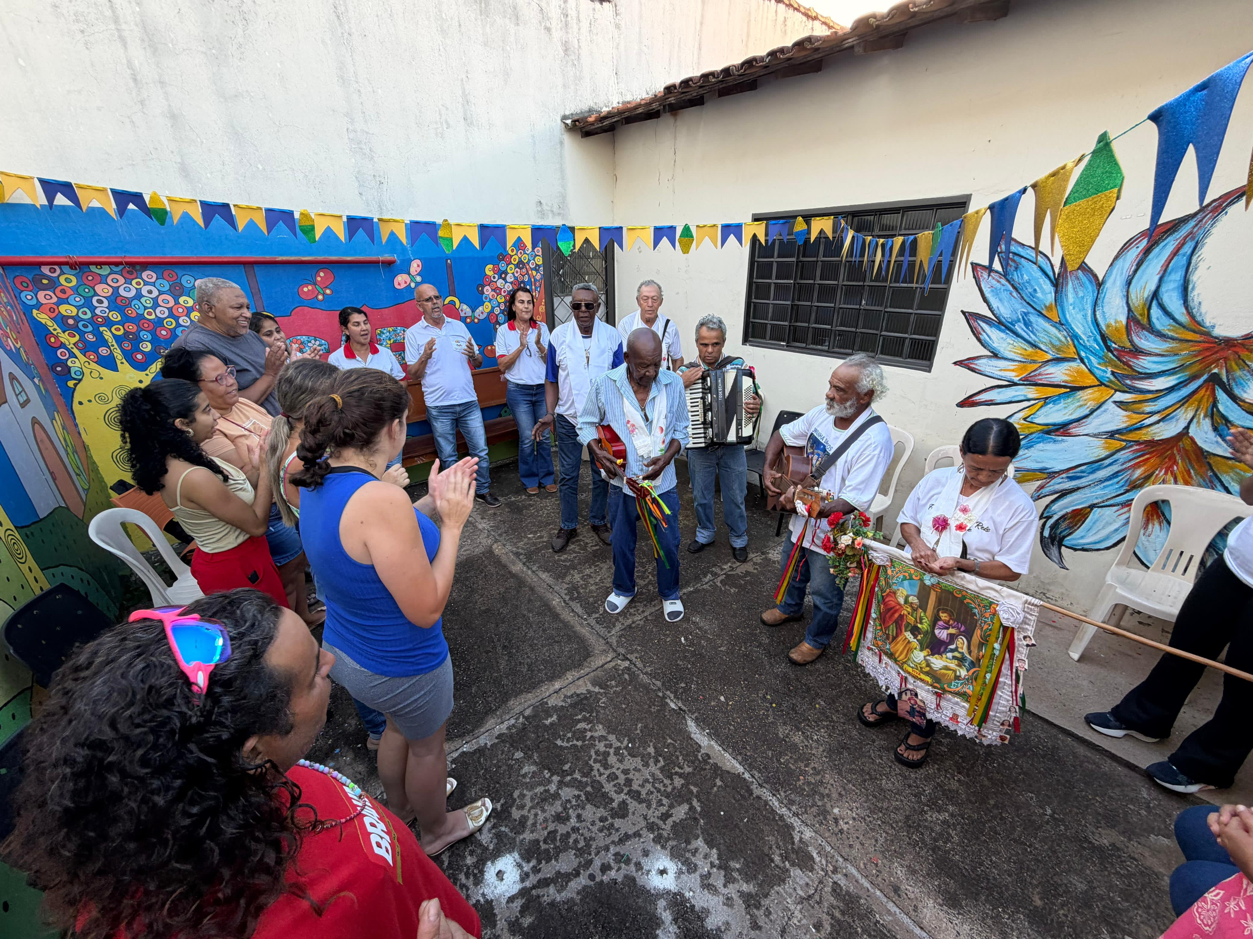Cultura, tradição e bem-estar marcam atividade especial com apresentação de Folia de Reis - imagem 2