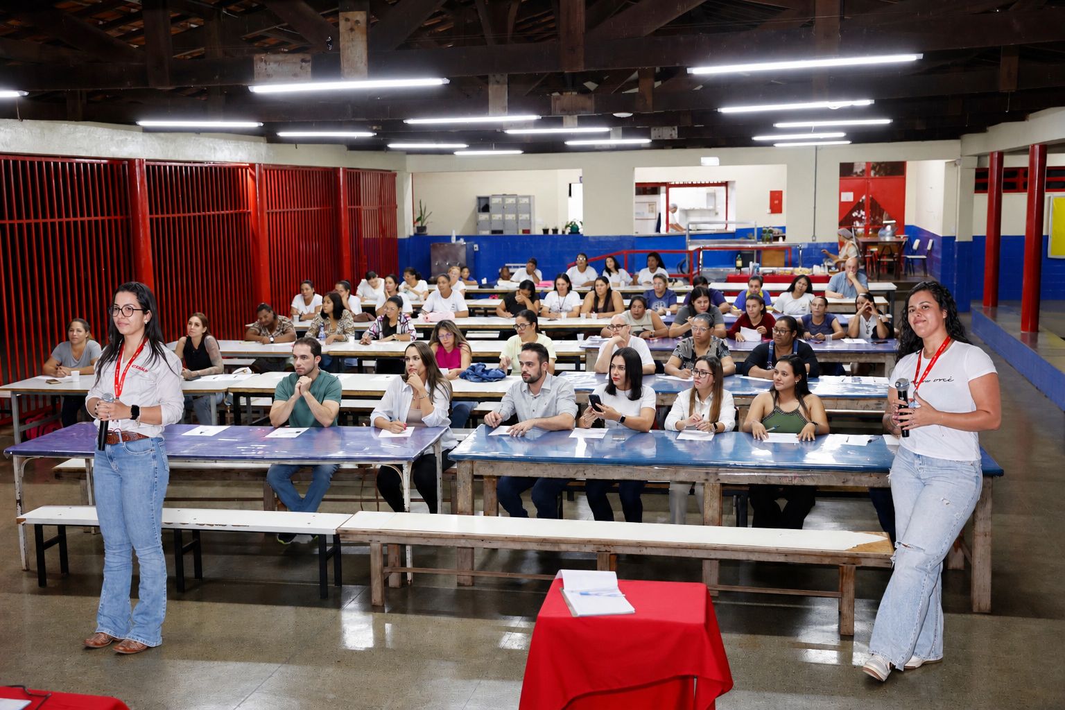 Secretaria de Saúde promove capacitação em boas práticas de manipulação de alimentos e limpeza de ambientes